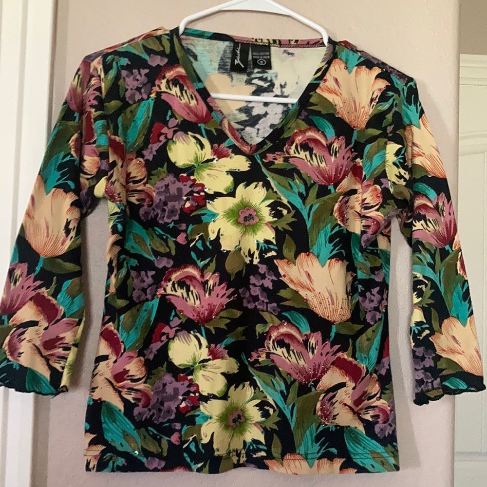 10/$13 NWOT YASHI beaded floral top S